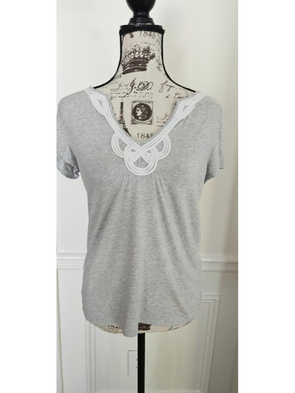 Lilly Pulitzer S Heather Grey Braided Trim Notch Neck Tee Top
